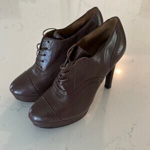 Eli Tahari Winston Lace Up Brown Leather Heeled Booties Size 7 (37.5)